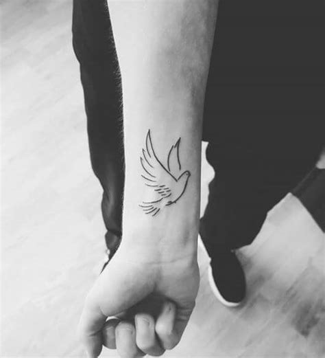 After a week, i washed my tattoo using dove body wash and put unscented moisturizer to keep it dry skin started peeling. 101 Peace Dove Tattoos For Men and Women (2018 ...