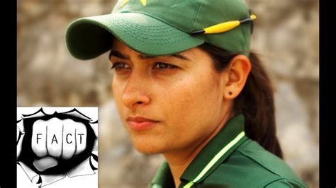 Along with brilliant fast bowling skills, ferling is one of the most beautiful female cricketers in the world right now. maxresdefault.jpg