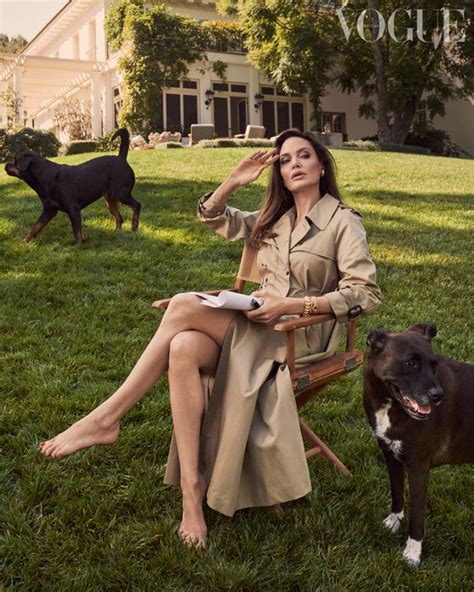 Популярные фотографии angelina jolie в форуме. Angelina Jolie Covers The March 2021 Issue Of British ...
