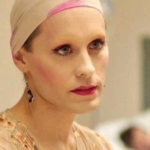 Jared leto кино lady gaga трейлеры кино. Jared Leto aparece irreconhecível como transexual com Aids ...