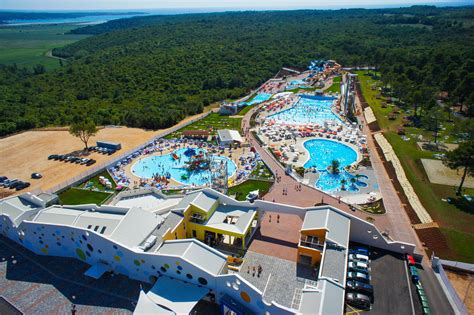 Numerous surprises and new attractions await this year's visitors, so find out why the most entertaining water in. HAMAG-BICRO odobrio jamstvo od 7 milijuna kuna za Aquapark ...