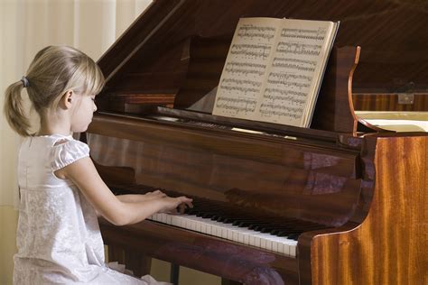Easy online piano lessons for beginners. Piano Lessons For Young Beginners - 4 & 5 Year Old's ...