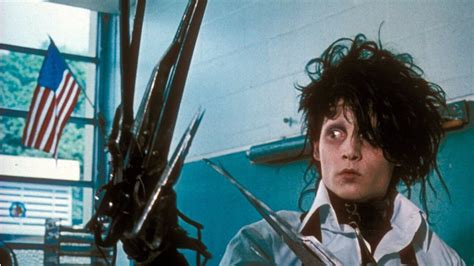 He started his film career by playing glen lantz in the 1984 horror film a nightmare on elm street. 5 fatos que você não sabia sobre Edward Mãos de Tesoura ...