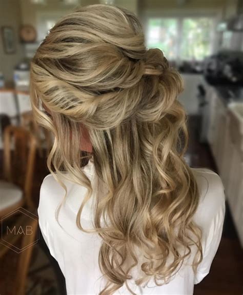 This is your ultimate resource to get the hottest hairstyles and haircuts in 2021. Down Hair Styles | Beachy Hair Styles | Long Hair Styles ...