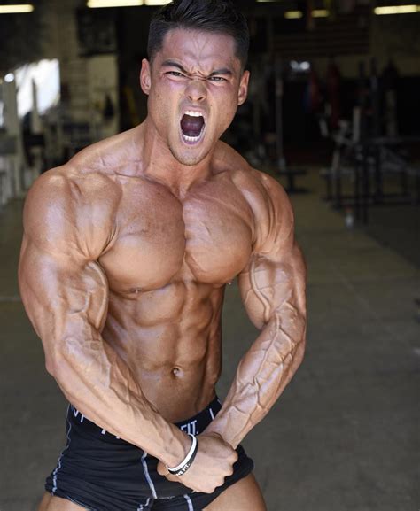 Jeremy buendia is a bodybuilder, zodiac sign: Jeremy Buendia #vemmonstro | Bodybuilding, Fitness body ...