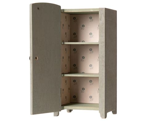 Mini kleiderständer, mini vintage stuhl von maileg günstig bestellen | skandeko, maileg wäscheständer für hasen: Vintage closet Puppenhaus Schrank grau / mint 22cm von ...