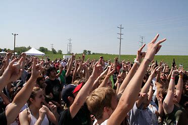Great location near david's bridal, party city, men wearhouse and the music and arts store and bowie town center. see all goodwill reviews the salvation army family store & donation center. The incredible crowd at Pointfest 2007. 49959 49959 - 105.7 The Point