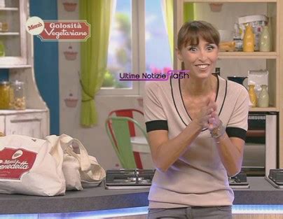 Check spelling or type a new query. Benedetta Parodi prepara i tortini di cotechino (video ...