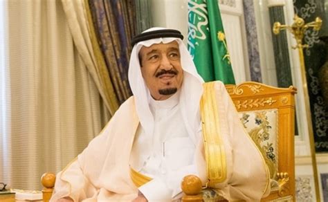 Kerajaan arab saudi pun mengunggah foto raja salman sedang membaca sebuah dokumen untuk memperlihatkan bahwa dirinya menjalankan tugas seperti biasa. Setelah 47 Tahun, Raja Arab Saudi Akan Mengulang Sejarah ...