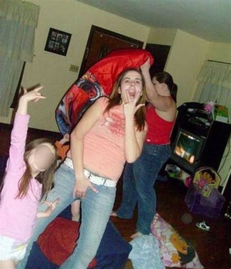 Bad Parenting (24 pics) - Izismile.com