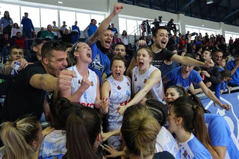 Ως ερασιτέχνης διατηρούσε για χρόνια πληθώρα αθλημάτων με λαμπρή πορεία και ασύγκριτες. ΠΑΣ ΓΙΑΝΝΙΝΑ - ΑΡΗΣ ΘΕΣΣΑΛΟΝΙΚΗΣ - Π.Α.Σ. Γιάννινα WBC