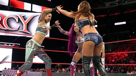 Vaishnava ambulance me jai pagli hamar lash — ravi raja 2. Sasha Banks // LBP on Twitter: "WWE No Mercy 2017 Digitals ...