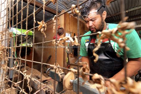 Cipta media merupakan perusahaan yang bergerak di bidang indoor / outdoor advertising, percetakan, pembuatan website, web development serta materi promo lainnya. Pendekar gasing Melaka cipta 'Spinner kayu' | Utusan ...