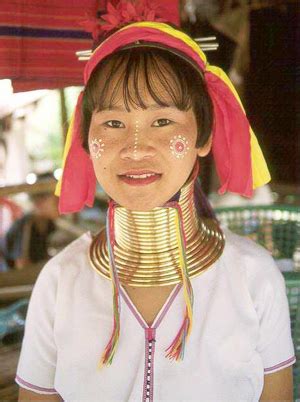 Padaung (copper neck) may refer to: Reise nach Phnom Penh - Farang Archiv 2004