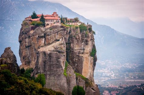 Μια ελλάδα φωςτα παντοτινά, θάλασσες, βουνάκι ότι αγαπώ. Αυτά είναι τα 10 αξιοθέατα που πρέπει να επισκεφτείς στην ...