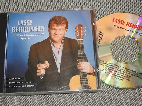 Hennes morfar satt å nynna på en sommarmelodi plötsligt spratt de´ till i gubben. Lasse Berghagen - Stockholm i mitt hjärta CD (344490140) ᐈ ...