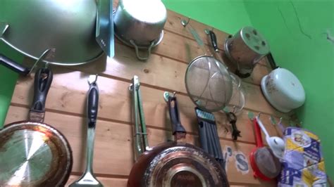 Dekorasi dapur yang cantik tentu membuat kegiatan memasak jadi lebih menyenangkan. ALAT MASAK APA YANG ADA DI DAPUR SAYA mp4 - YouTube