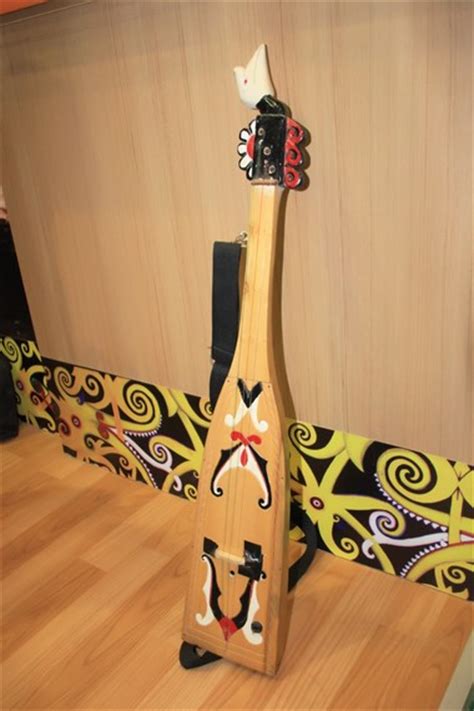 Asas tarian sumazauasas tarian sumazau. Sape, Alat Musik Pengiring Tari-tarian Masyarakat Dayak ...