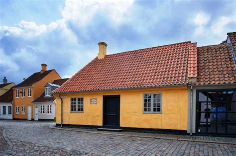 Check out updated best hotels & restaurants near hc. Odense Bygningsservice | Nyt tag på H.C. Andersens Hus, Odense