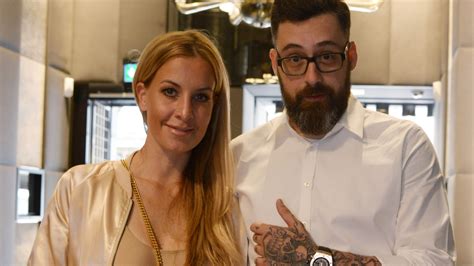 Zwar kann sie sich von vielen über zuspruch für ihren offenen umgang mit dem thema freuen, erntet aber auch kritik, dass sie überhaupt zum. Richtig wütend: Charlotte Würdig schießt gegen Sido-Hater ...