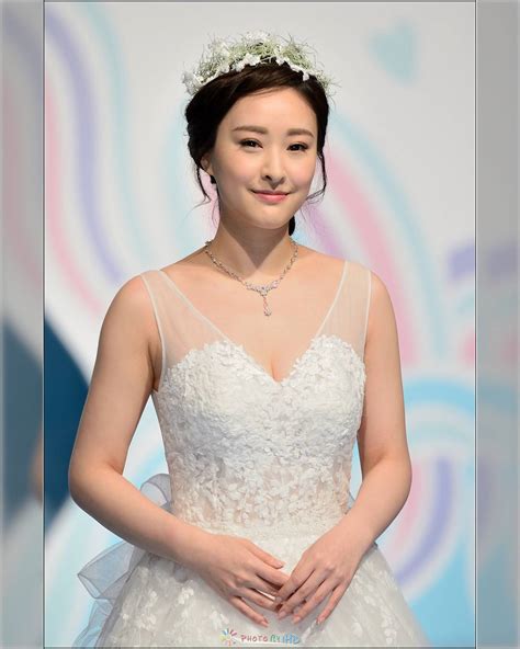 She is currently signed to shaw brothers management. 《瘋狂夏水禮2017》又出動泳裝鏡頭 陳瀅同劉佩玥一齊落水 | Jdailyhk