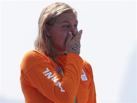 Agladikca sadri'ye kil kapar gicik olurdum. Sharon van Rouwendaal Crowned Swimming World's Female Open ...