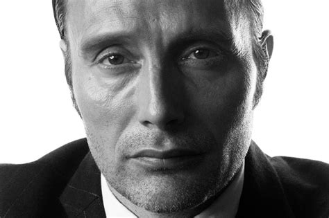 Johnny depp je hostem 55. Mads Mikkelsen confirmed to replace Johnny Depp in third ...