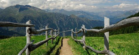 Wonderful home cooking, traditional south tyrolean recipes and a warm welcome. Am Vigiljoch zur Naturnser Alm - Naturidylle und ...