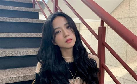 Snowdrop is already one of the most looked forward dramas of 2021. Jisoo's first photos for the drama Snowdrop revealed ...