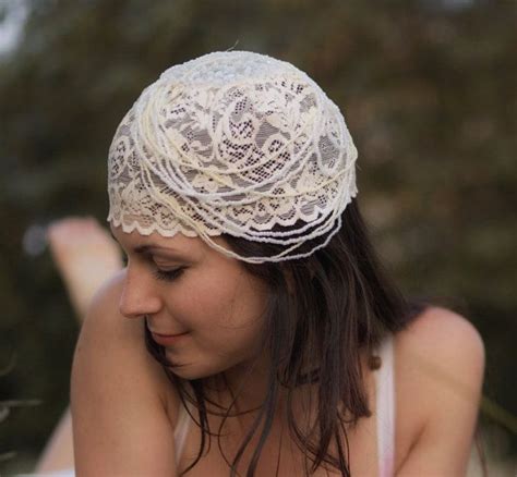 Accessori stravaganti, fiori e cappelli di. Abito da sposa vintage, dagli anni 20 ai 70: quale epoca ...