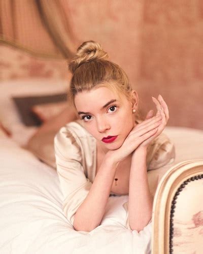 Photos, family details, video, latest news 2021. Anya Taylor-Joy Wiki, Height, Age, Boyfriend, Family, Biography & More - WikiBio