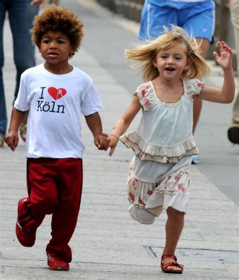 About raising her children in the spotlight, and revealed that they are all pursuing their own paths right now. Heidi Klum Daughter With Seal Now / Seal Claims Ex Wife ...
