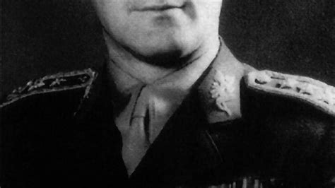 1949) byl československý legionář, významný představitel zahraničního československého protinacistického odboje. Starej se o rodinu, buď v tom lepší než já, prosil před ...