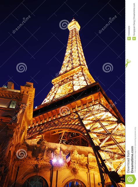 Der eiffelturm in las vegas ist eine beliebte location für hochzeitspaare. Eiffelturm Des Paris-Hotels In Las Vegas Nachts ...