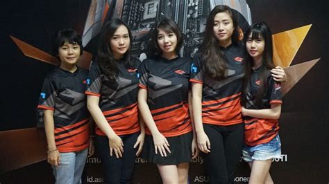 Mirip aja apa sekilas mirip lagi rame. Revival Ladies Dota 2 - Wanita Juga Bisa Bersaing!