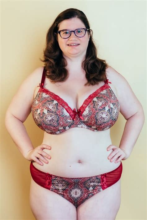 We're celebrating fashionable busts—whether big. Polish Bra Review: Anna Pardal and Comexim
