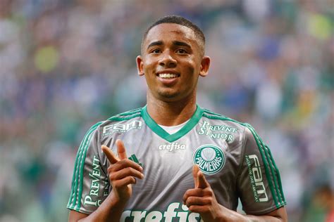 Gabriel jesus has donated three tonnes of food to residents of brazilian favelas to help during the coronavirus. Transfert : Manchester City annonce (enfin) la signature ...