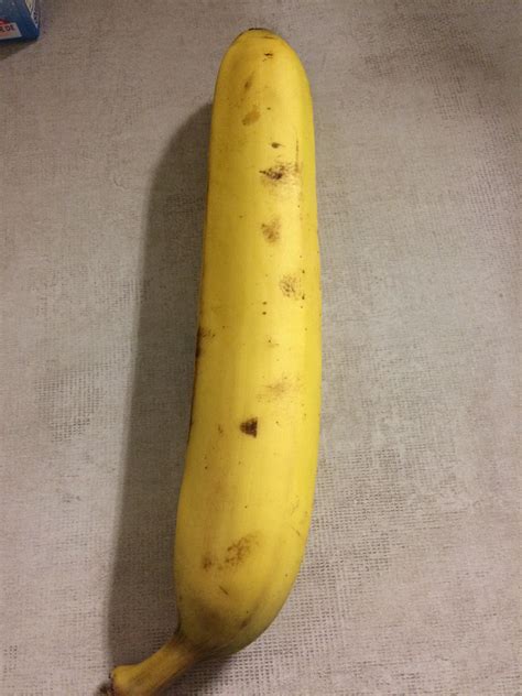 A straight banana : mildlyinteresting
