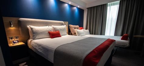 It is always open season on shopping, dining, exploring and then unwinding at our holiday inn express & suites. Holiday Inn Express Hotel Stansted Airport with Parking