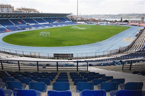 Founded in 1919, it is one of the oldest portuguese sports clubs. Livre Directo: Hulk afunda Belenenses (3-0) e pressiona Sp ...