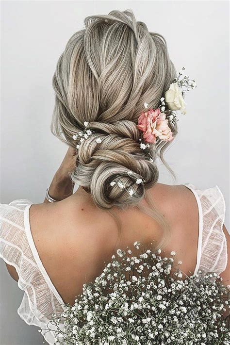 19 bridal hairstyles for your fairytale wedding. 33 Wedding Hairstyles With Flowers For Your Fairytale Day ...