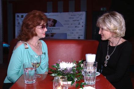 Saskia burešová vzala manžela na muzikál legendy přetrvávají. Legendární hlasatelka Saskia Burešová: 10 let boje s dluhy ...