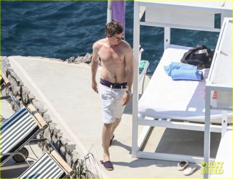 Cuomo, 57, has been sleeping. Eddie Redmayne Goes Shirtless, Shows Off Toned Body in ...