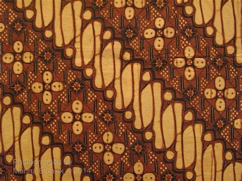 Kata batik sendiri berasal dari penggabungan dua kata dalam bahasa jawa yaitu amba yang berarti menulis dan titik. 49+ Sketsa Batik Motif Batik Yang Mudah Digambar Untuk ...