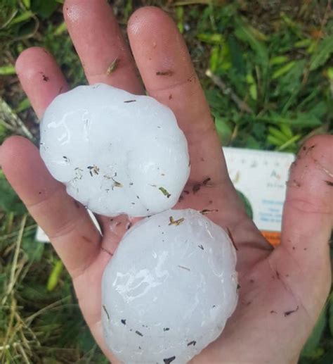 Per fortuna non ci sono stati feriti anche se i disagi e i danni sono stati molto importanti e le autorità hanno dovuto usare tir e macchinari pesanti grandinata in messico 2. METEO CRONACA DIRETTA VIDEO: FRANCIA, DRAMMATICA ...