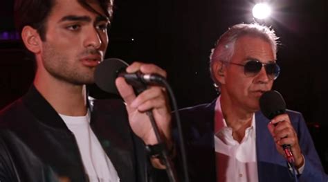 Who is the singer of i live for her by andrea bocelli? Andrea Bocelli und sein hübscher Sohn singen etwas von Ed ...