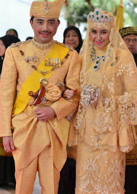 Sultan hassanal bolkiah net worth is estimated to be around of $20 billion. (5 Foto) Perkahwinan Anak Sultan Brunei yang Terlajak ...