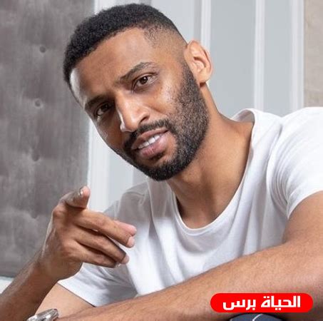 Se desempeña como delantero en el. مهند عسيري يتعرض للهجوم بسبب الهلال