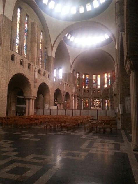 „voor de start van de. Christus Koningkerk, J. Smolderen, Antwerpen, 1930.