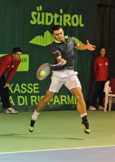 00:03:19, 0 прсмтрв, 13 минут назад. Erste große Sensation in Gröden: Bolelli scheidet im Achtelfinale aus: Sport News Südtirol